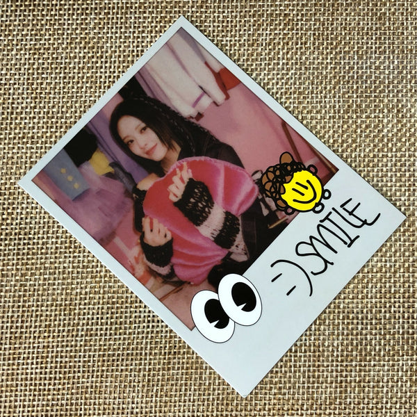 ITZY YUNA #2 [CRAZY IN LOVE] Official Polaroid Photocard, 1st Album / New / Gift