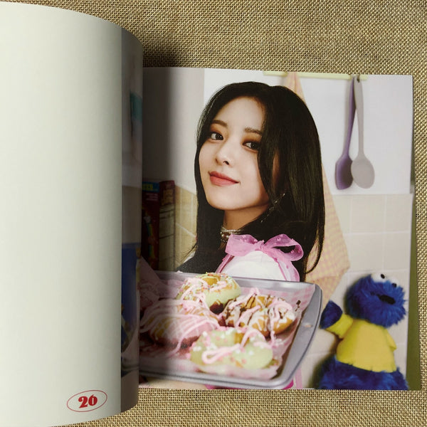 ITZY YUNA [CRAZY IN LOVE] Official Photobook + Poster +Sticker Set / New / Gift