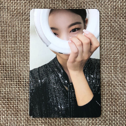 ITZY LIA [ LIGHT RING Pre Order ] Official Photocard / New / Gift
