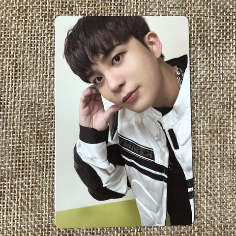 ATEEZ JONGHO [THE WORLD EP.1 : MOVEMENT] Official Photocard, Diary Ver. / Gift