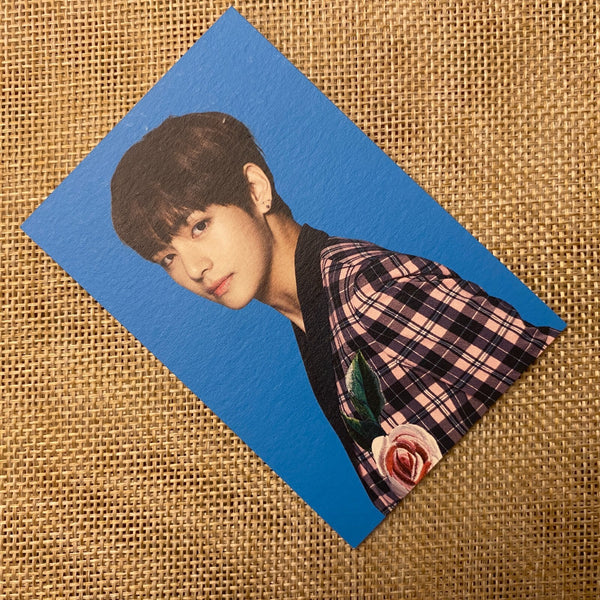 BTS V 3/8 [The Wings Tour Final Concert] Official Mini Photocard / New, Rare /+G