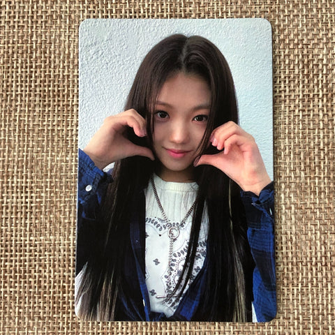 CLASS:Y RI WON [ LIVES ACROSS ] Official Photocard / New / Gift