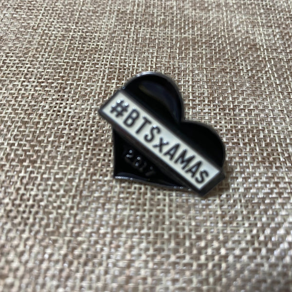 BTS [2017 AMAs American Music Awards] Official Heart Pin Badge / New, Rare /+G