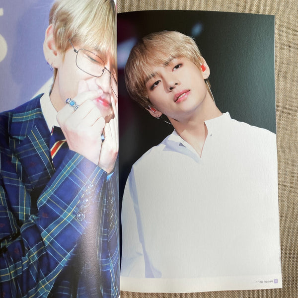 BTS V [ 2018 TAETAELAND 2nd Exhibition Photobook ] 100 pg / New / Gift