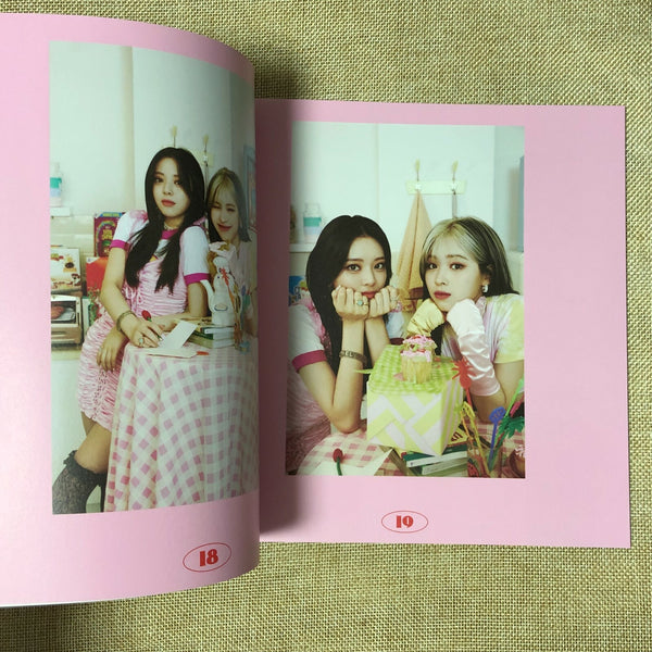 ITZY GROUP [CRAZY IN LOVE] Official Photobook + Poster +Sticker Set / New / Gift