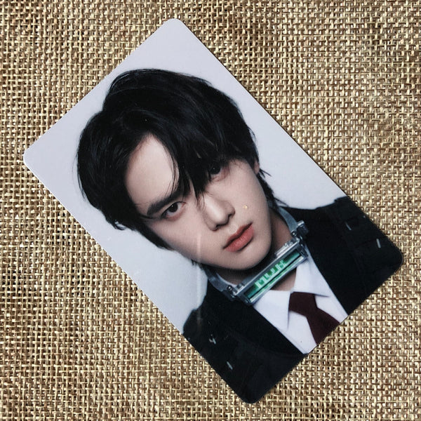 THE BOYZ YOUNGHOON [ MAVERICK ] Official ID Photocard / New / Gift