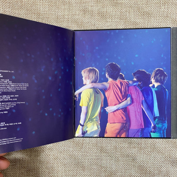 SHINEE [The 1st Concert SHINEE WORLD] CD Set, 2 Discs + Photobook / Good / Gift