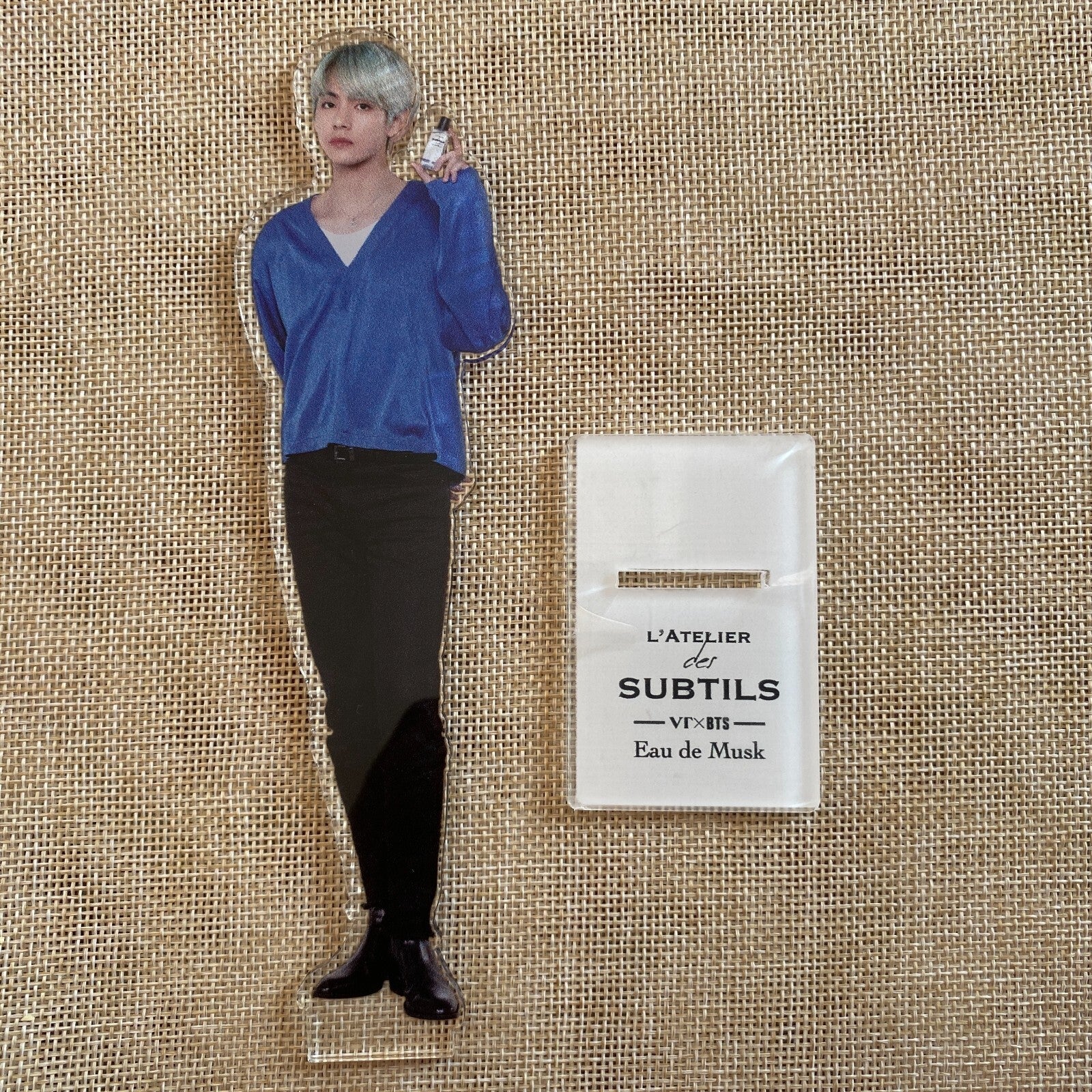 BTS V [ VT Cosmetics ] Official Acrylic Photo Stand / New, Rare / Gift