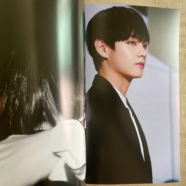 BTS V [ Real Exhibition Photobook VTAC ] 54 pg, 19x21 cm / New, Rare / Gift
