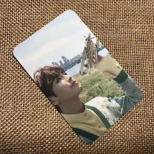 CIX YONGHEE [Chapter 1. Hello, stranger] Official Photocard, Hello ver. / Gift