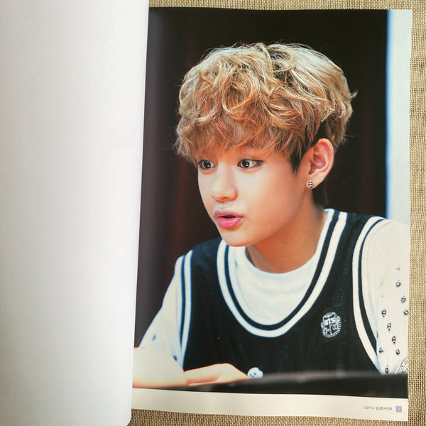 BTS V [ 2018 TAETAELAND 2nd Exhibition Photobook ] 100 pg / New / Gift