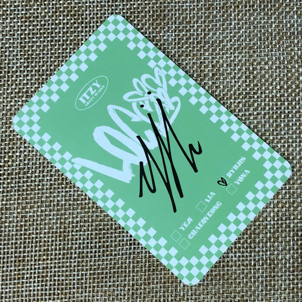 ITZY RYUJIN #1 [ CRAZY IN LOVE ] Official Photocard, 1st Album / New / Gift