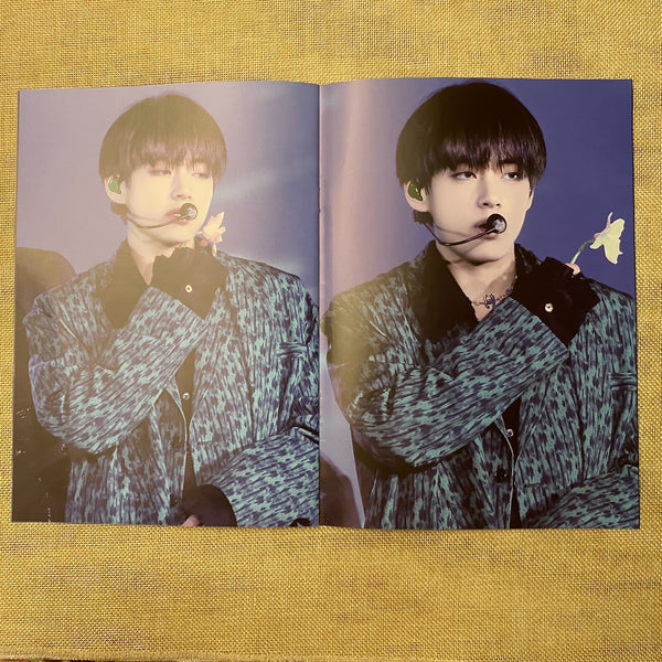 BTS V [ FOREVER LOVE Exhibition ] Mini Photobook, 16 pg / New, Rare / Gift