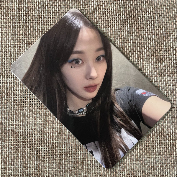 AESPA GISELLE #1 [SAVAGE] Official Photocard, Hallucination Quest Ver. / Gift