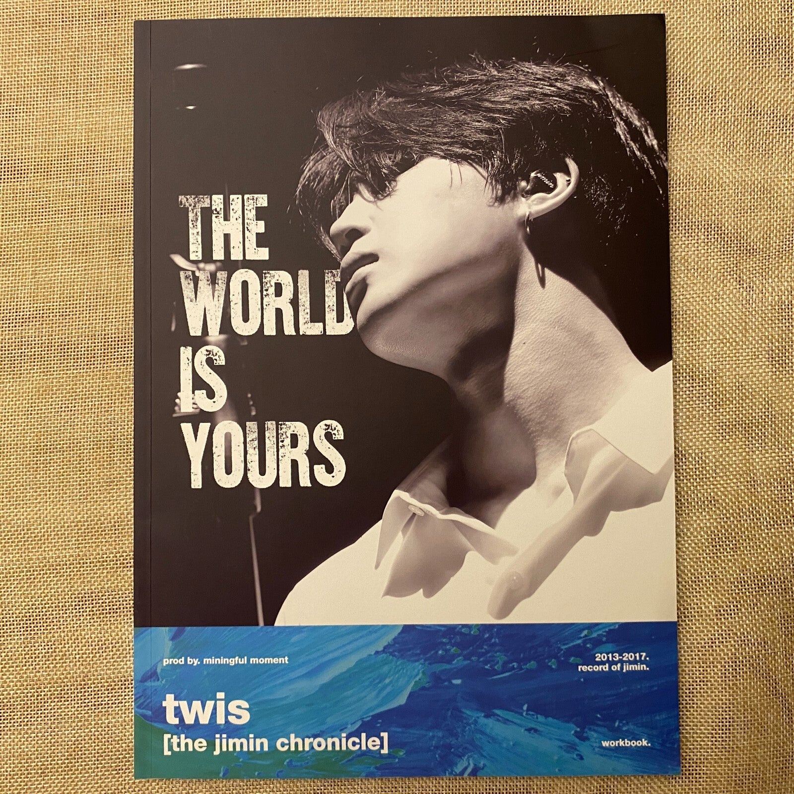 BTS JIMIN [The World Is Yours Exhibition TWIS Photobook] 104 pg, 21x29 cm / Gift