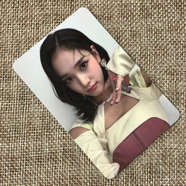 STAYC J #2 [ YOUNG-LUV.COM ] Official Photocard, 2nd Mini / New / Gift
