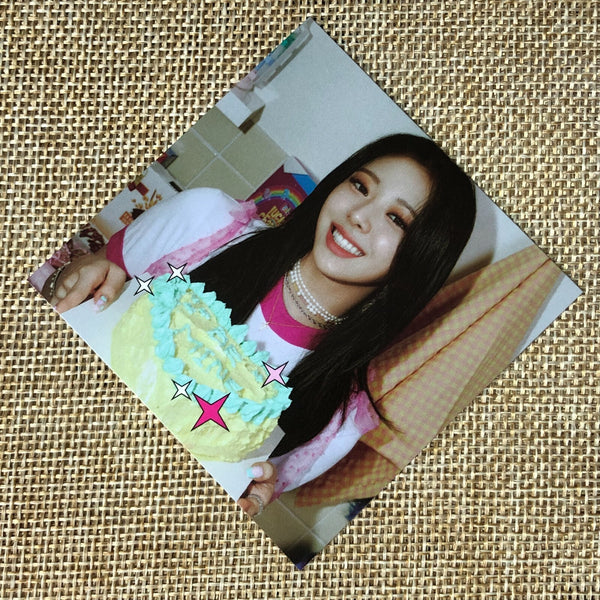 ITZY YUNA #2 [ CRAZY IN LOVE ] Official Preorder Special Photocard / New / Gift