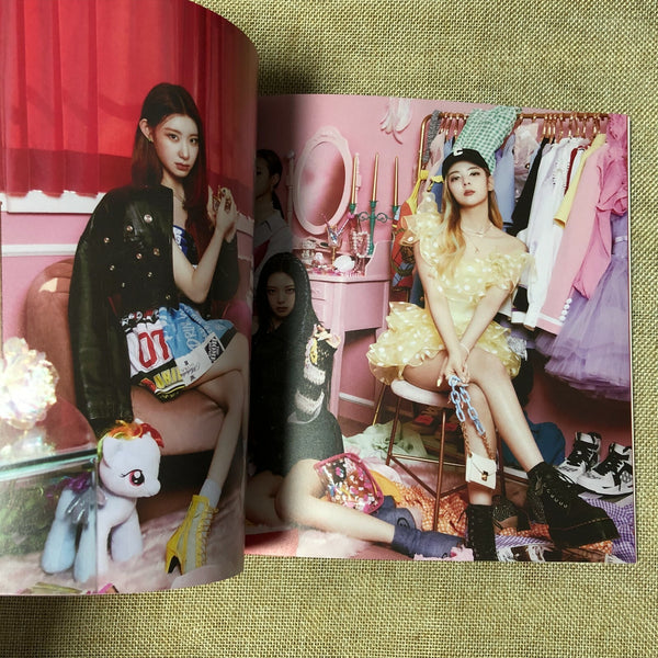 ITZY YUNA [CRAZY IN LOVE] Official Photobook + Poster +Sticker Set / New / Gift