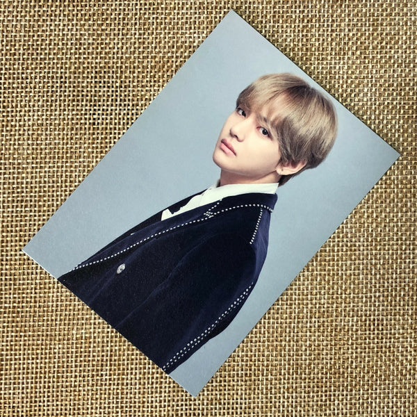 BTS V 4/6 [ The Wings Tour Final Concert ] Official Mini Photocard / New / Gift