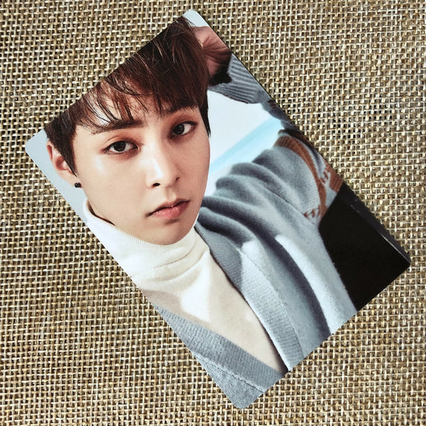 EXO XIUMIN [2017 Season's Greetings] Official Mini Calendar Photocard / Gift