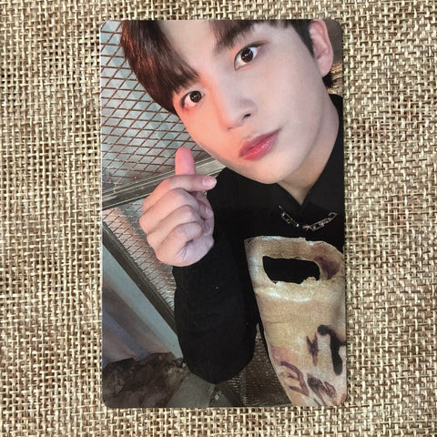 ATEEZ JONGHO [THE WORLD EP.1 : MOVEMENT Beatroad POB] Official Photocard, A /+G