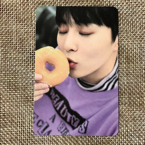 EXO XIUMIN [2017 Winter Special Universe] Official Photocard / New, Rare / Gift