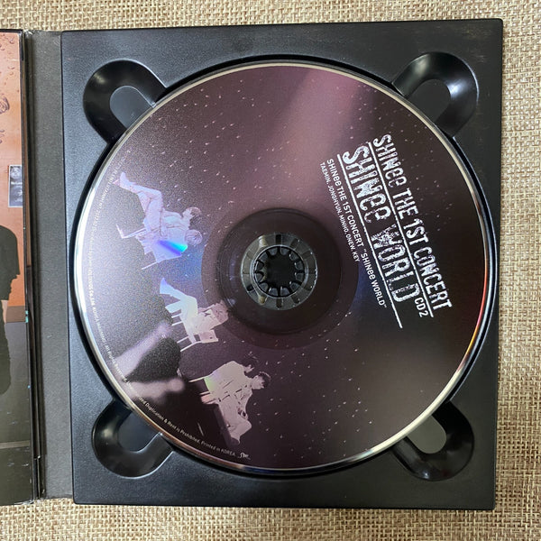 SHINEE [The 1st Concert SHINEE WORLD] CD Set, 2 Discs + Photobook / Good / Gift
