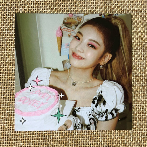ITZY LIA #2 [ CRAZY IN LOVE ] Official Preorder Special Photocard / New / Gift