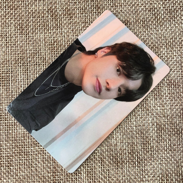 ATEEZ WOOYOUNG [THE WORLD EP.1 : MOVEMENT Beatroad POB] Official Photocard, A