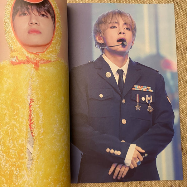 BTS V [ IN THE SNOW Exhibition Photobook CRESCENDO ] 44 pg, 21x29cm / New / Gift