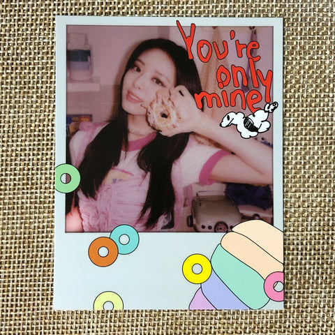 ITZY YUNA #1 [CRAZY IN LOVE] Official Polaroid Photocard, 1st Album / New / Gift