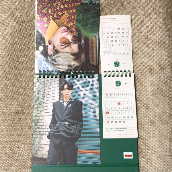 BTS [ 2021 Season's Greetings ] Official Desk Calendar / New / Gift