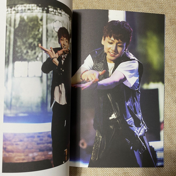 BTS [Skool Luv Affair] Official 2 DVD + CD + Photobook, Special Edition / Gift