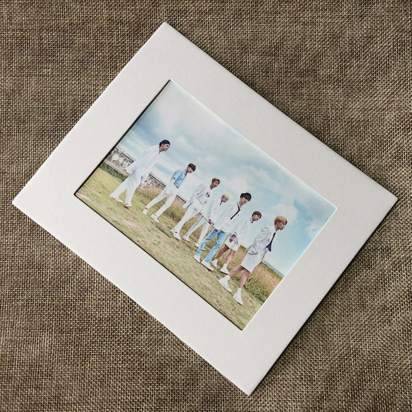 BTS GROUP [2018 Season's Greetings] Official Limited Postcard + Paper Frame /+G