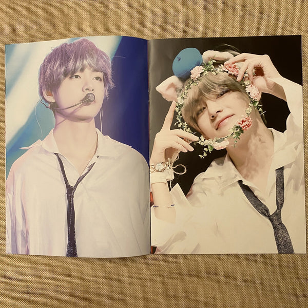 BTS V #2 [ FOREVER LOVE Exhibition ] Mini Photobook, 16 pg / New, Rare / Gift