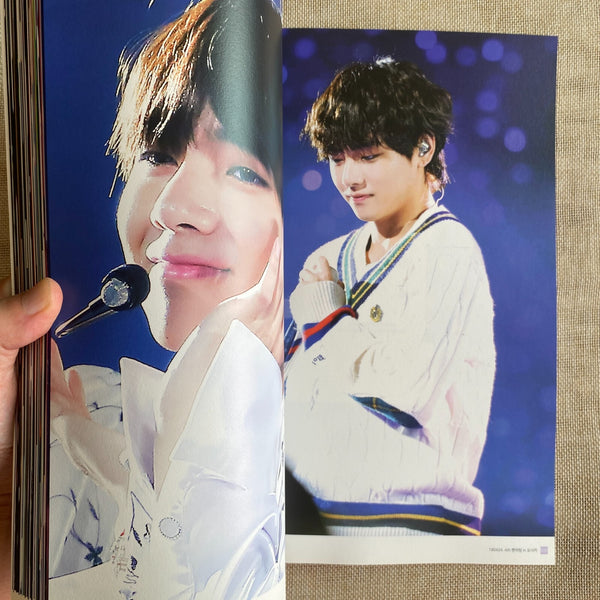 BTS V [ 2018 TAETAELAND 2nd Exhibition Photobook ] 100 pg / New / Gift