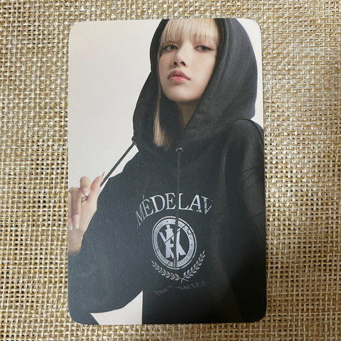BLACKPINK LISA #1 [ADLV Acme De La Vie Signature] Official Photocard / Gift