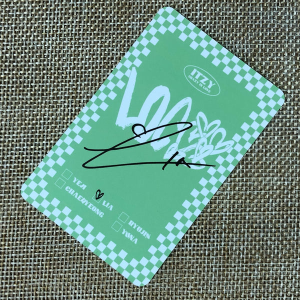 ITZY LIA #1 [ CRAZY IN LOVE ] Official Photocard, 1st Album / New / Gift