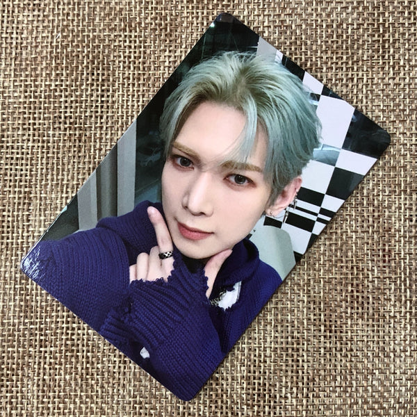 ATEEZ YEOSANG [THE WORLD EP.1 : MOVEMENT] Official Photocard, Z Ver. / Gift