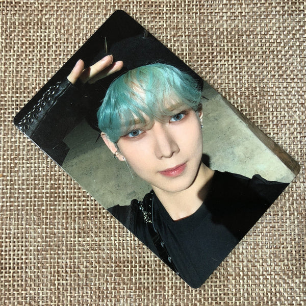 ATEEZ YEOSANG [THE WORLD EP.1 : MOVEMENT] Official Photocard, A Ver. / Gift