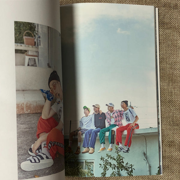 BTS [ 2018 Season's Greetings ] Official Diary Book Photobook / New, Rare / Gift