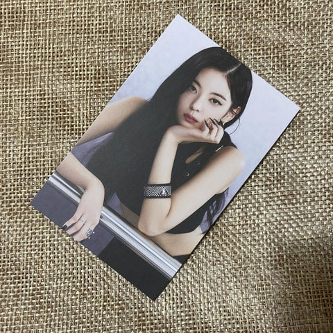 ITZY LIA [ CHESHIRE ] Official Photocard, Neon 6th Mini Album / New / Gift