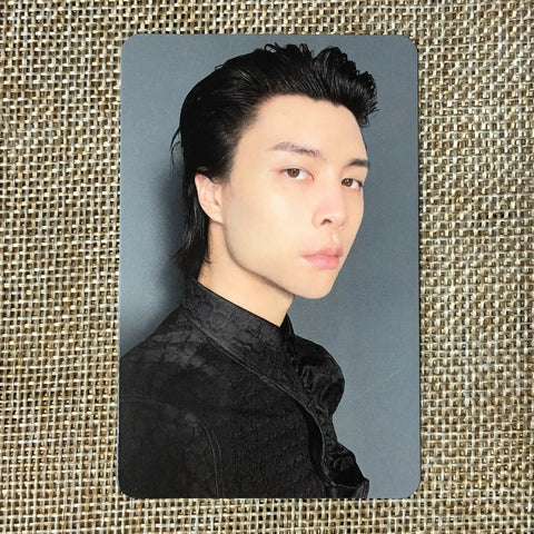 NCT 127 JOHNNY [FAVORITE] Official Photocard, 3rd Repackage CLASSIC Ver / Gift