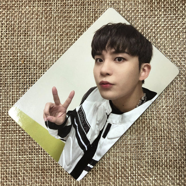 ATEEZ JONGHO [THE WORLD EP.1 : MOVEMENT] Official Photocard, Diary Ver. / Gift