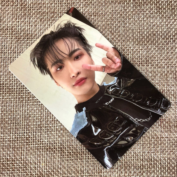 ATEEZ SEONGHWA [THE WORLD EP.1 : MOVEMENT] Official Photocard, Diary Ver. / Gift