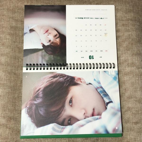 BTS [ 2019 Season's Greetings ] Official Desk Calendar / New, Rare / Gift