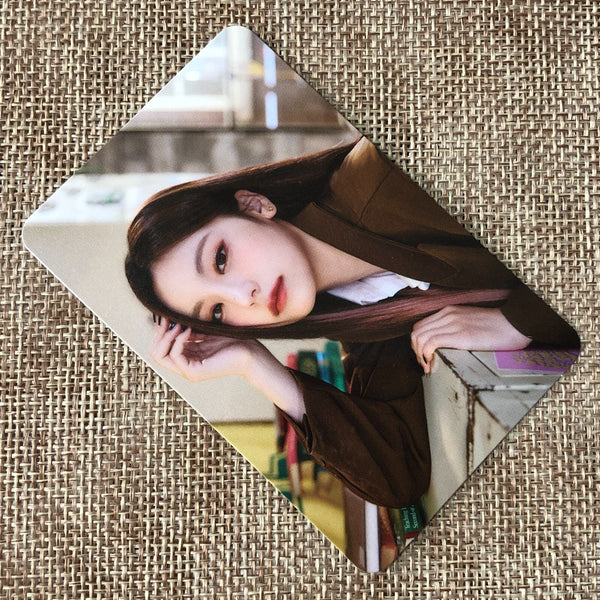 ITZY YEJI [2023 Season's greetings] Official Photocard, Best Friend Forever /+G