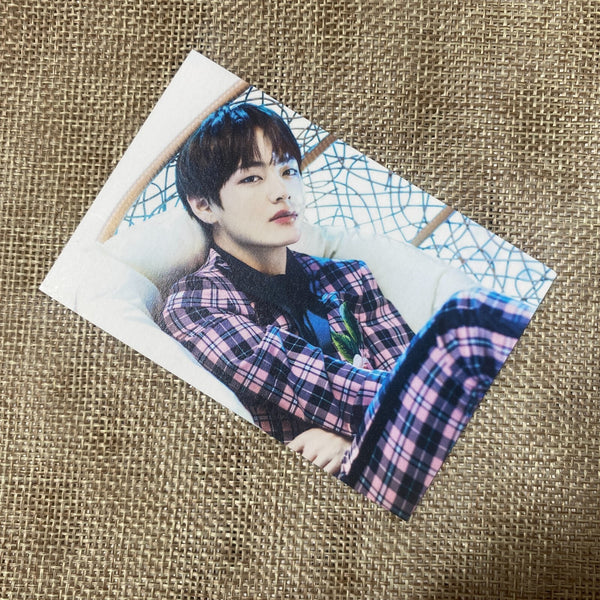 BTS V 8/8 [The Wings Tour 2017 Live Trilogy] Official Mini Photocard / Gift