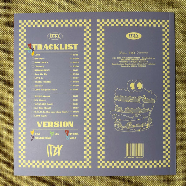 ITZY GROUP [CRAZY IN LOVE] Official Photobook + Poster +Sticker Set / New / Gift