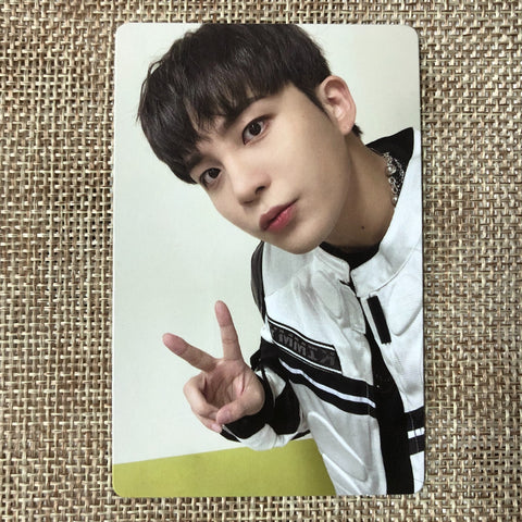 ATEEZ JONGHO [THE WORLD EP.1 : MOVEMENT] Official Photocard, Diary Ver. / Gift